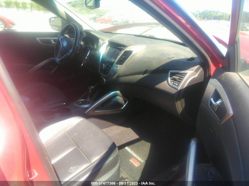 Photo 4 VIN: KMHTC6AD8FU222906 - HYUNDAI VELOSTER 