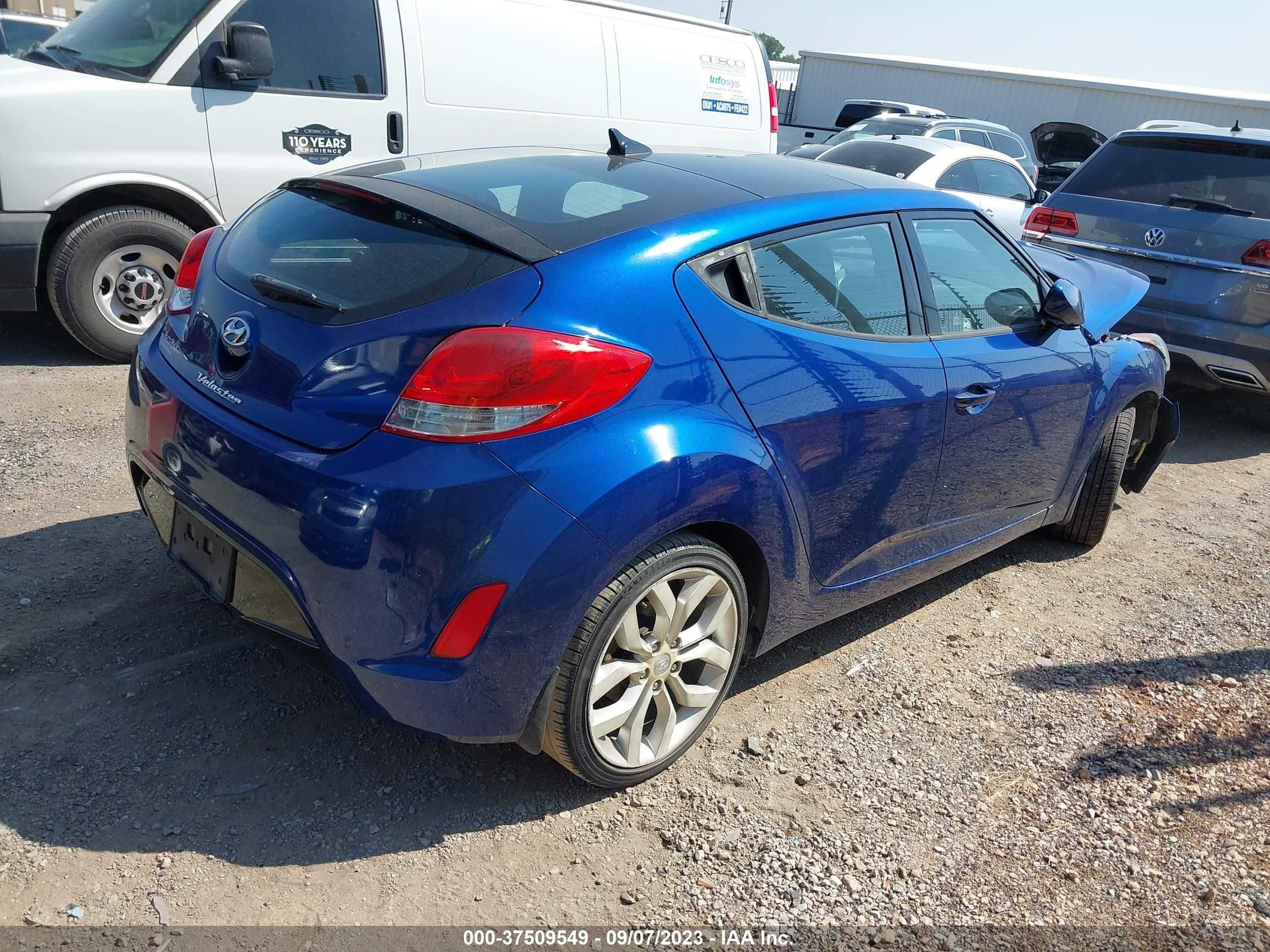 Photo 3 VIN: KMHTC6AD8FU241469 - HYUNDAI VELOSTER 