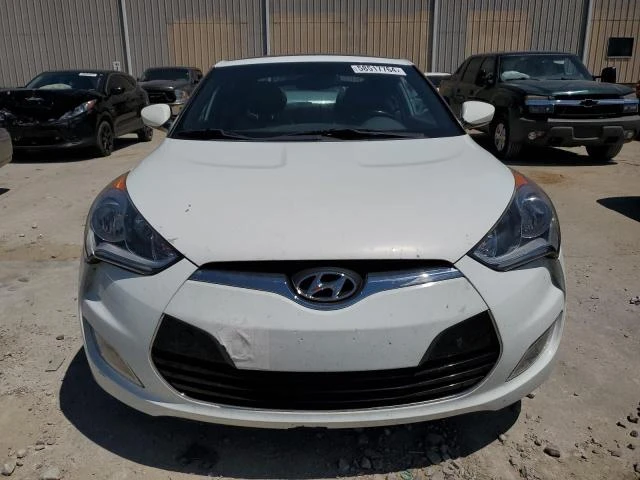 Photo 4 VIN: KMHTC6AD8GU260380 - HYUNDAI VELOSTER 