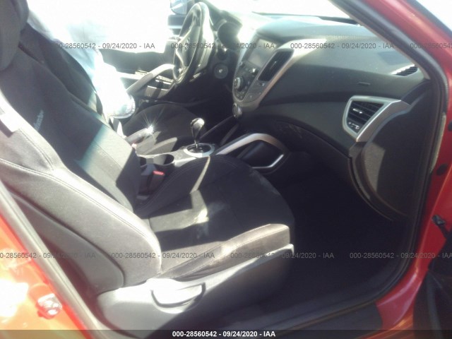 Photo 4 VIN: KMHTC6AD8HU307652 - HYUNDAI VELOSTER 