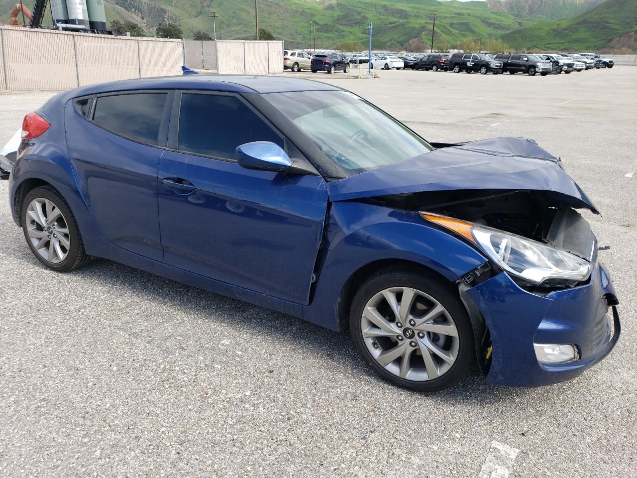 Photo 3 VIN: KMHTC6AD8HU311569 - HYUNDAI VELOSTER 