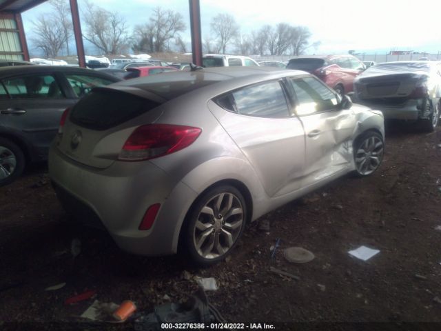 Photo 3 VIN: KMHTC6AD9CU030020 - HYUNDAI VELOSTER 