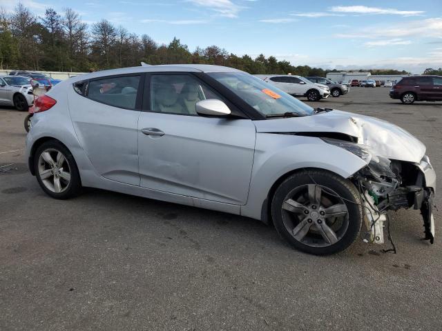 Photo 3 VIN: KMHTC6AD9CU039879 - HYUNDAI VELOSTER 