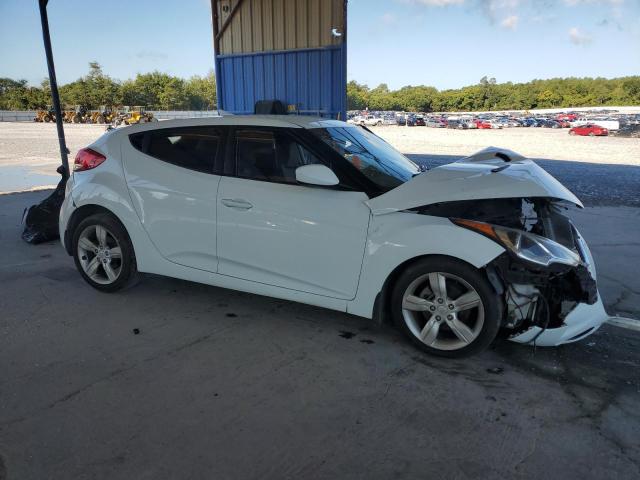 Photo 3 VIN: KMHTC6AD9CU045648 - HYUNDAI VELOSTER 