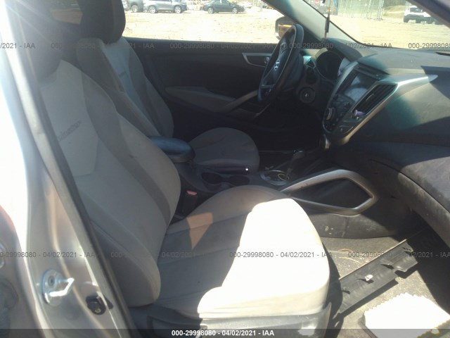 Photo 4 VIN: KMHTC6AD9CU069674 - HYUNDAI VELOSTER 