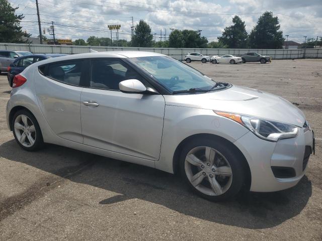 Photo 3 VIN: KMHTC6AD9DU129910 - HYUNDAI VELOSTER 