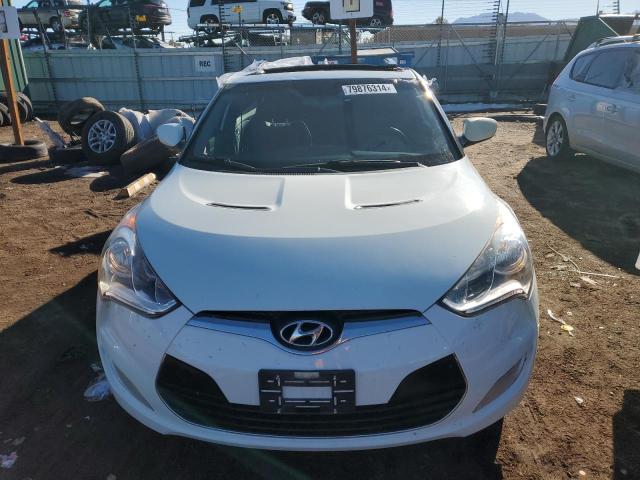 Photo 4 VIN: KMHTC6AD9DU135593 - HYUNDAI VELOSTER 