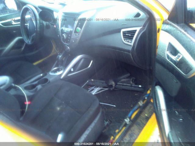 Photo 4 VIN: KMHTC6AD9DU137912 - HYUNDAI VELOSTER 