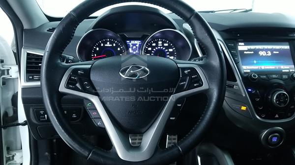 Photo 13 VIN: KMHTC6AD9DU146156 - HYUNDAI VELOSTER 