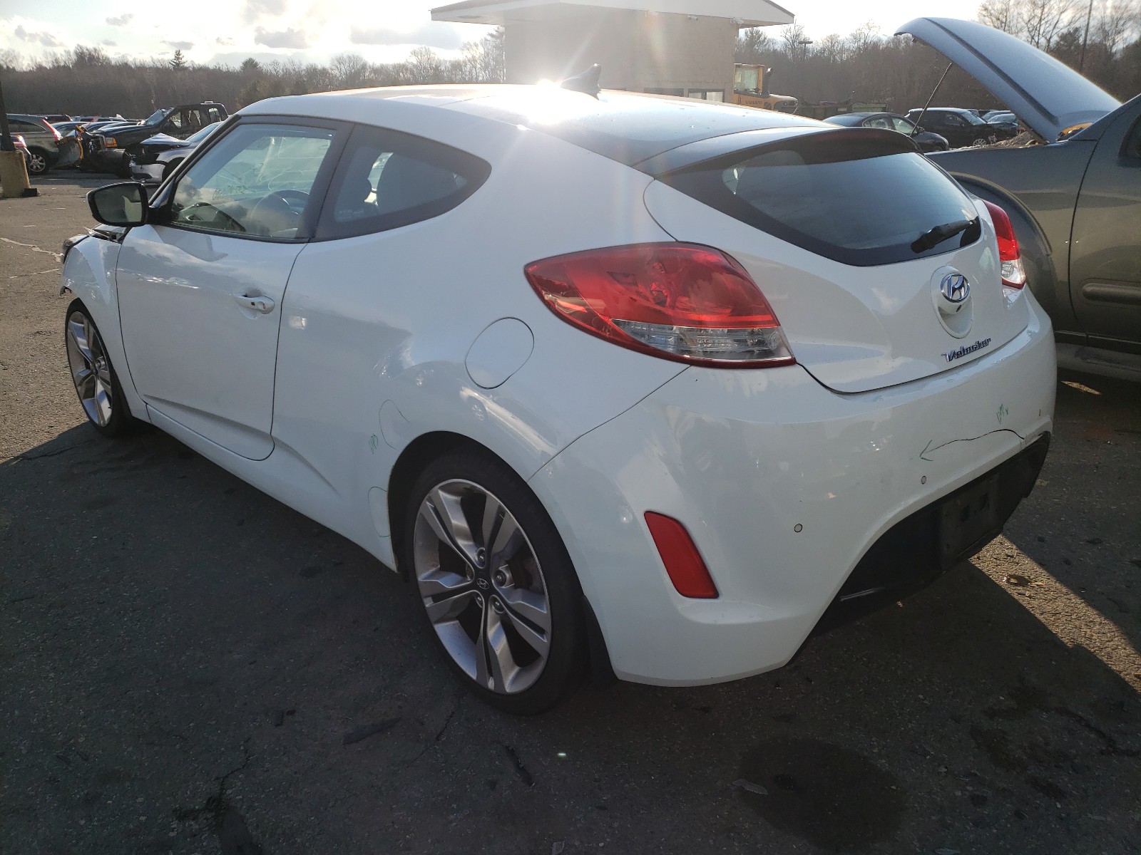 Photo 2 VIN: KMHTC6AD9DU172210 - HYUNDAI VELOSTER 