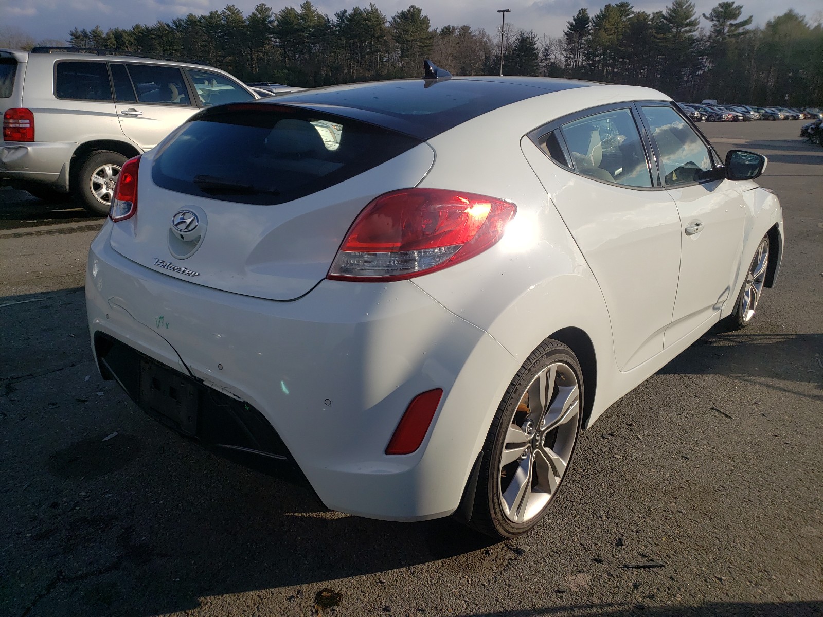 Photo 3 VIN: KMHTC6AD9DU172210 - HYUNDAI VELOSTER 