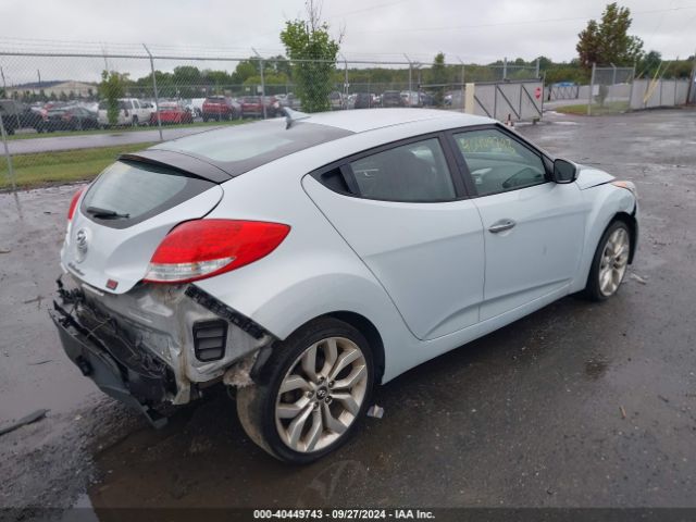 Photo 3 VIN: KMHTC6AD9FU221375 - HYUNDAI VELOSTER 