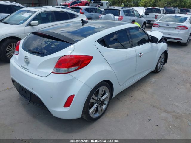 Photo 3 VIN: KMHTC6AD9FU233851 - HYUNDAI VELOSTER 