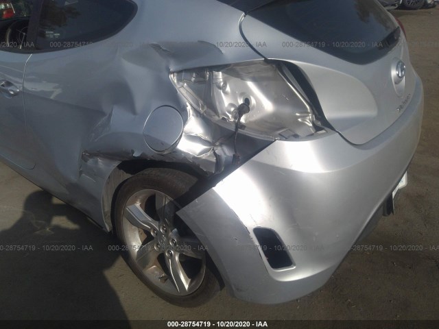 Photo 5 VIN: KMHTC6AD9FU239598 - HYUNDAI VELOSTER 