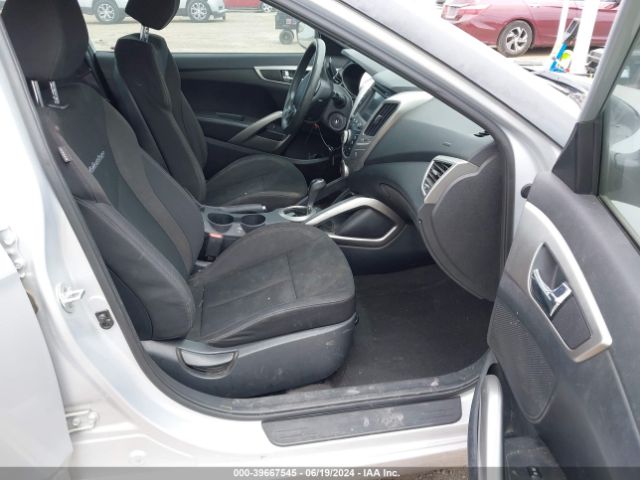 Photo 4 VIN: KMHTC6AD9GU286647 - HYUNDAI VELOSTER 