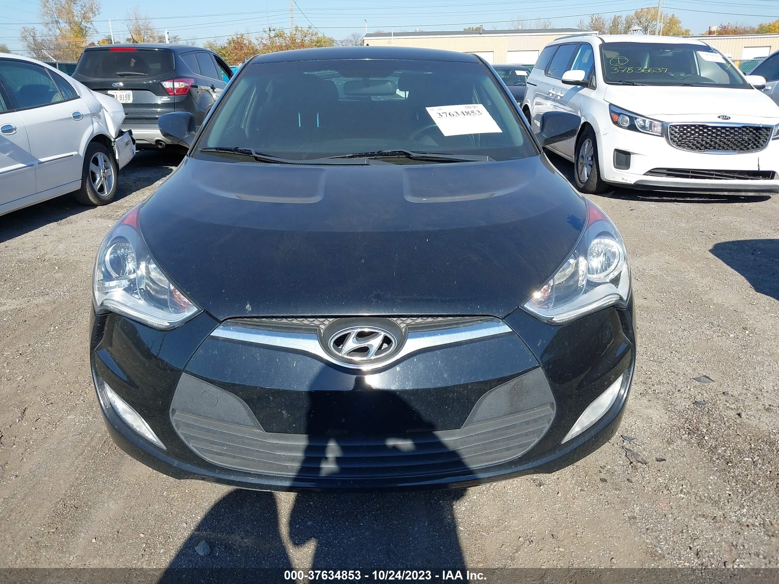 Photo 11 VIN: KMHTC6AD9HU306834 - HYUNDAI VELOSTER 