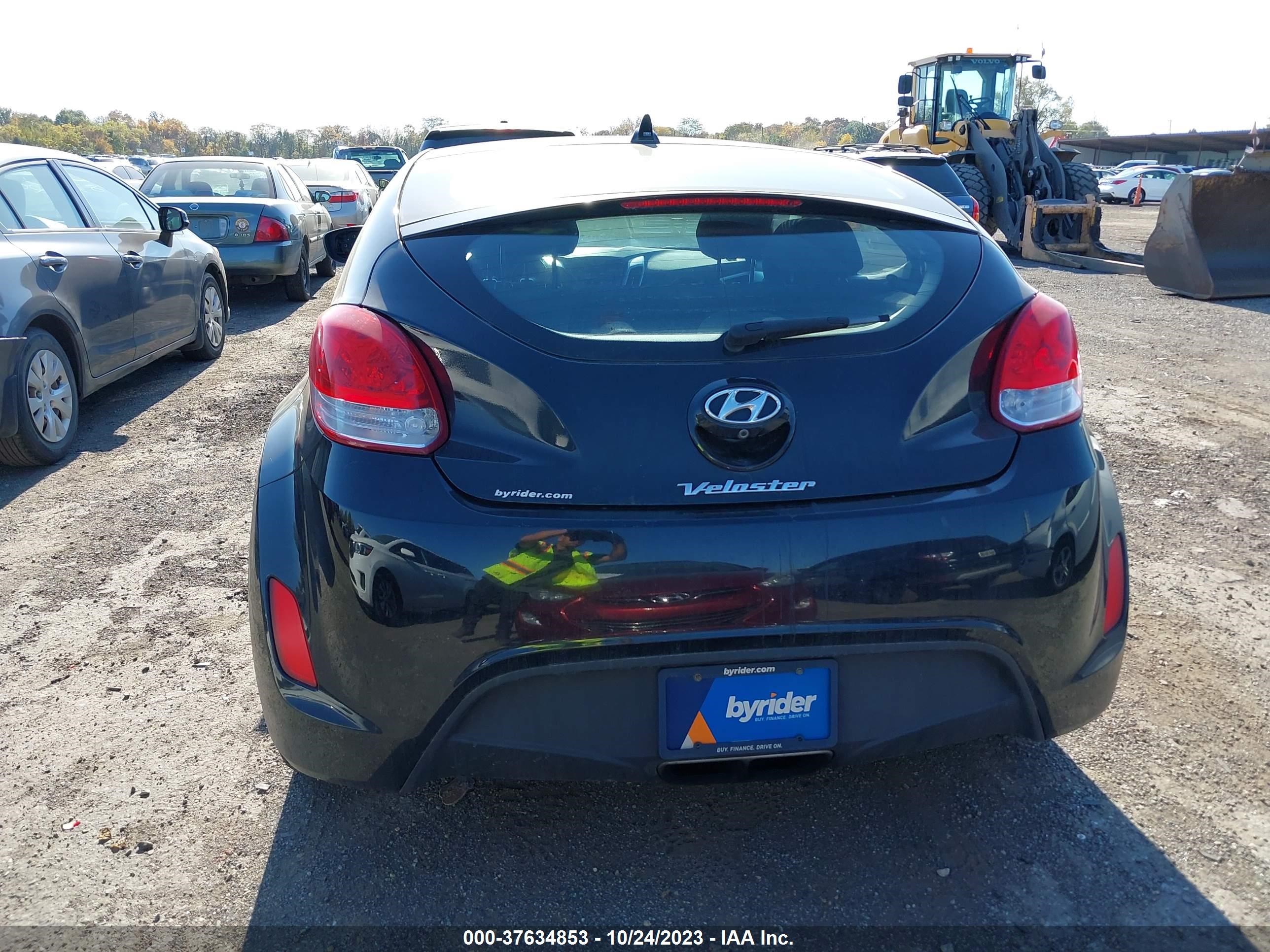 Photo 15 VIN: KMHTC6AD9HU306834 - HYUNDAI VELOSTER 