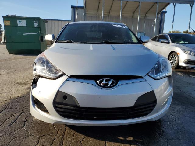 Photo 4 VIN: KMHTC6AD9HU319292 - HYUNDAI VELOSTER 