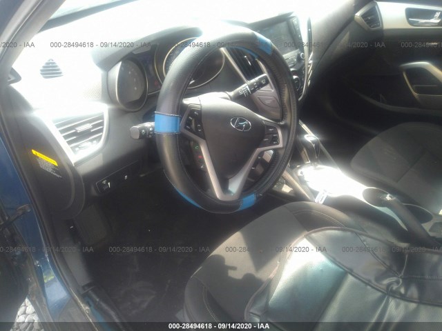 Photo 4 VIN: KMHTC6AD9HU320944 - HYUNDAI VELOSTER 