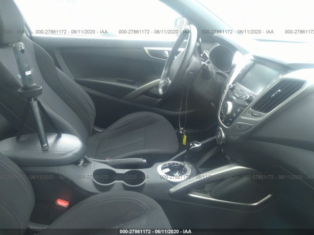 Photo 4 VIN: KMHTC6AD9HU321625 - HYUNDAI VELOSTER 