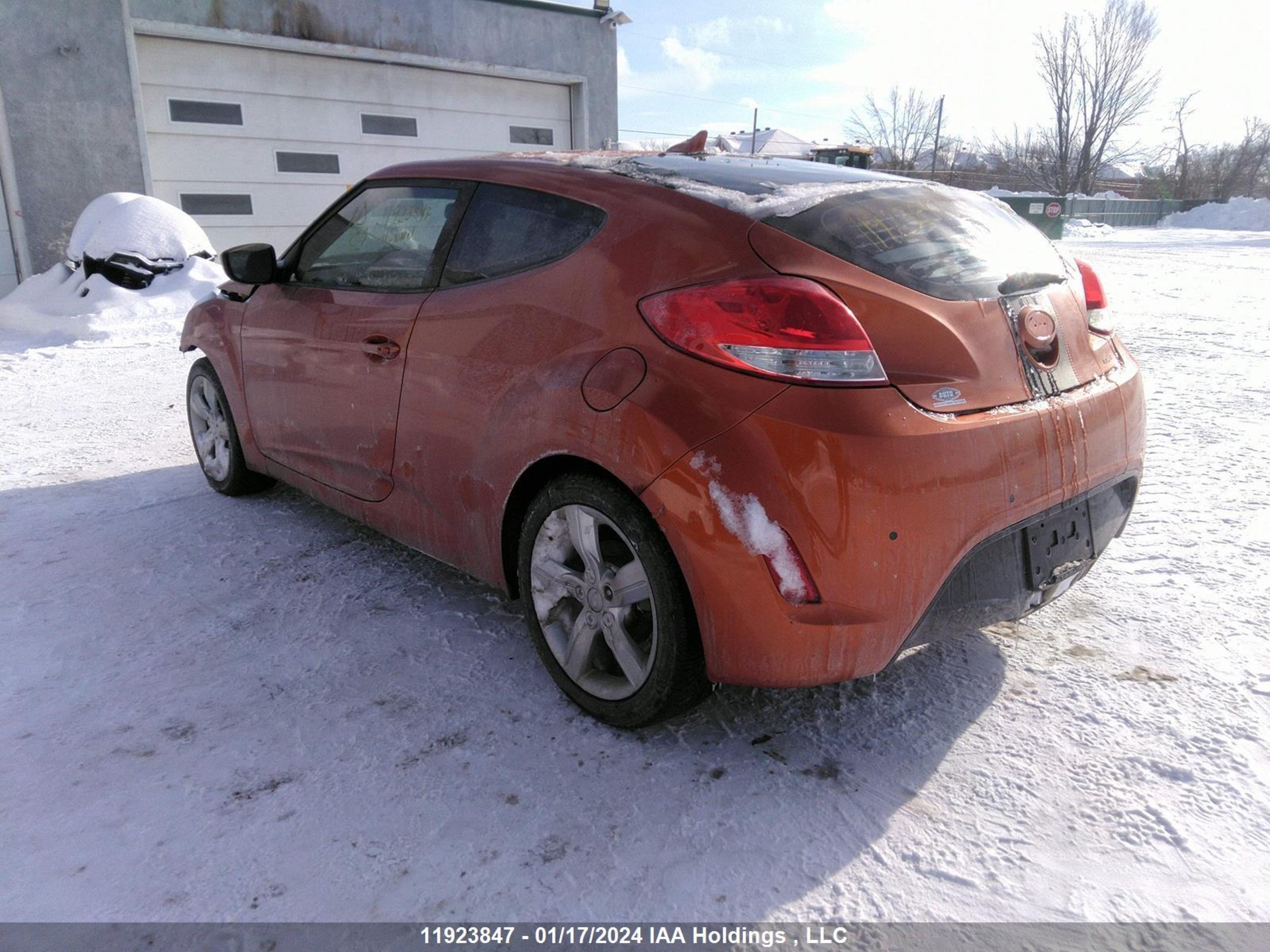 Photo 2 VIN: KMHTC6ADXDU090289 - HYUNDAI VELOSTER 