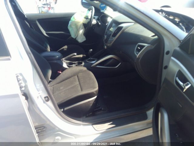 Photo 4 VIN: KMHTC6ADXDU129690 - HYUNDAI VELOSTER 