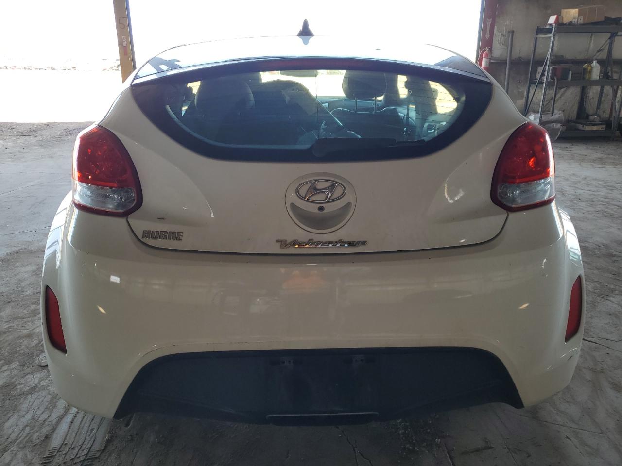 Photo 5 VIN: KMHTC6ADXFU239089 - HYUNDAI VELOSTER 