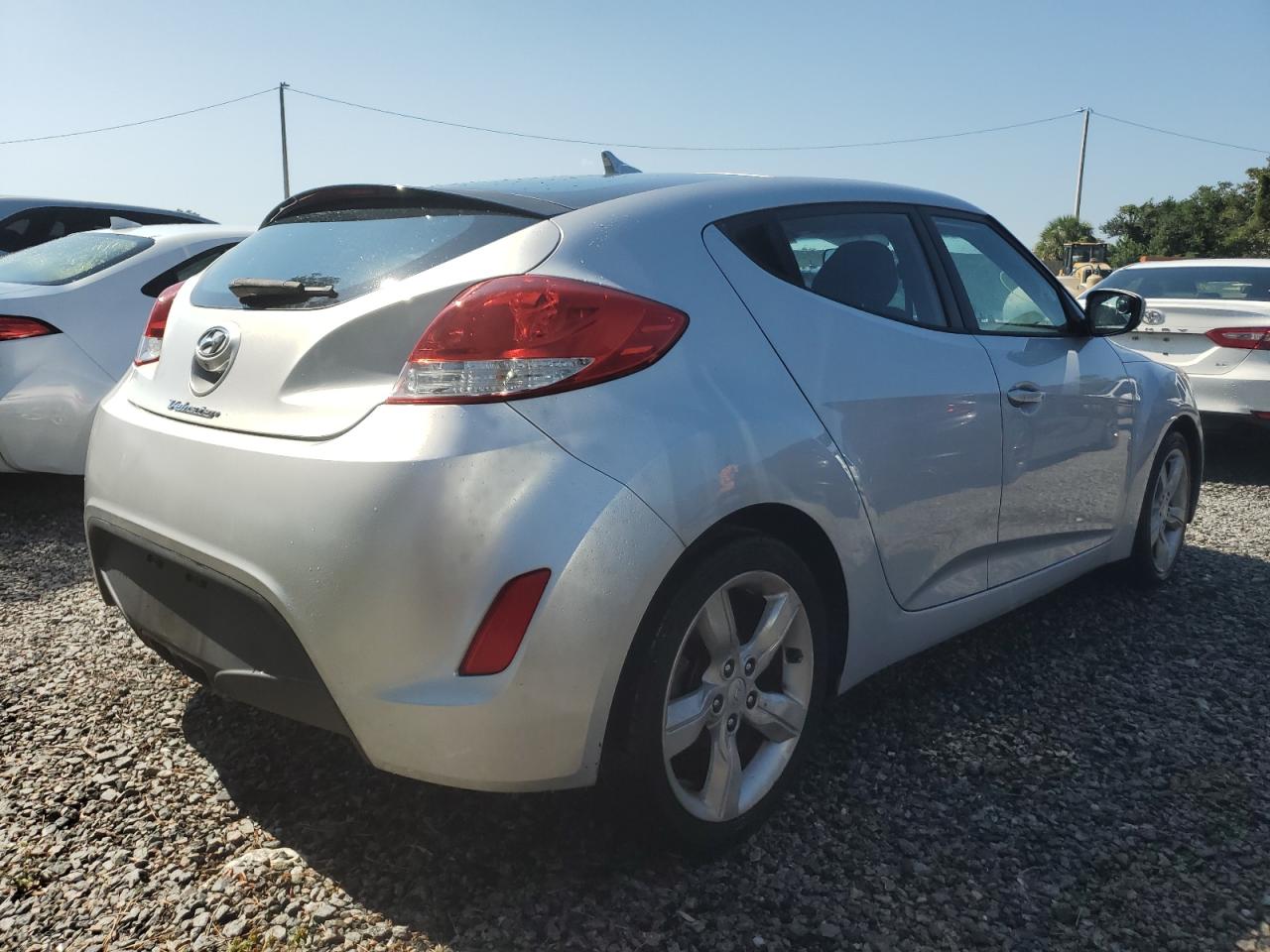 Photo 2 VIN: KMHTC6ADXFU244616 - HYUNDAI VELOSTER 