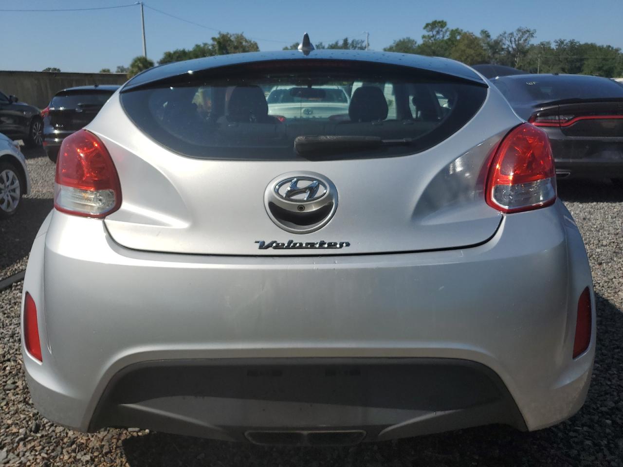 Photo 5 VIN: KMHTC6ADXFU244616 - HYUNDAI VELOSTER 