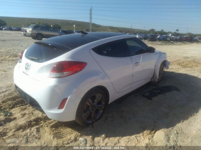 Photo 3 VIN: KMHTC6ADXGU272417 - HYUNDAI VELOSTER 