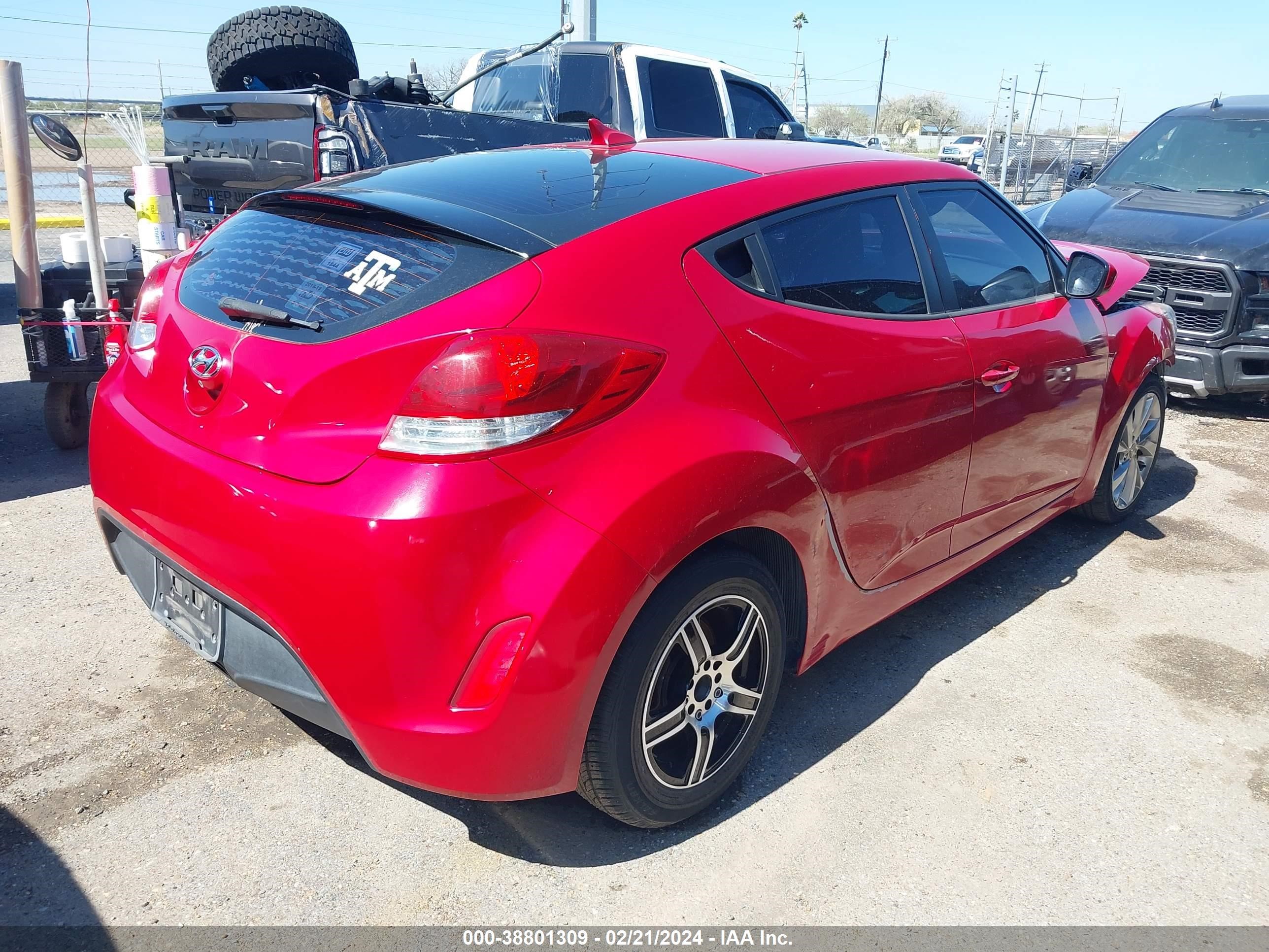 Photo 3 VIN: KMHTC6ADXGU278587 - HYUNDAI VELOSTER 