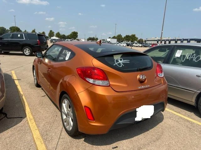 Photo 2 VIN: KMHTC6ADXHU309841 - HYUNDAI VELOSTER 