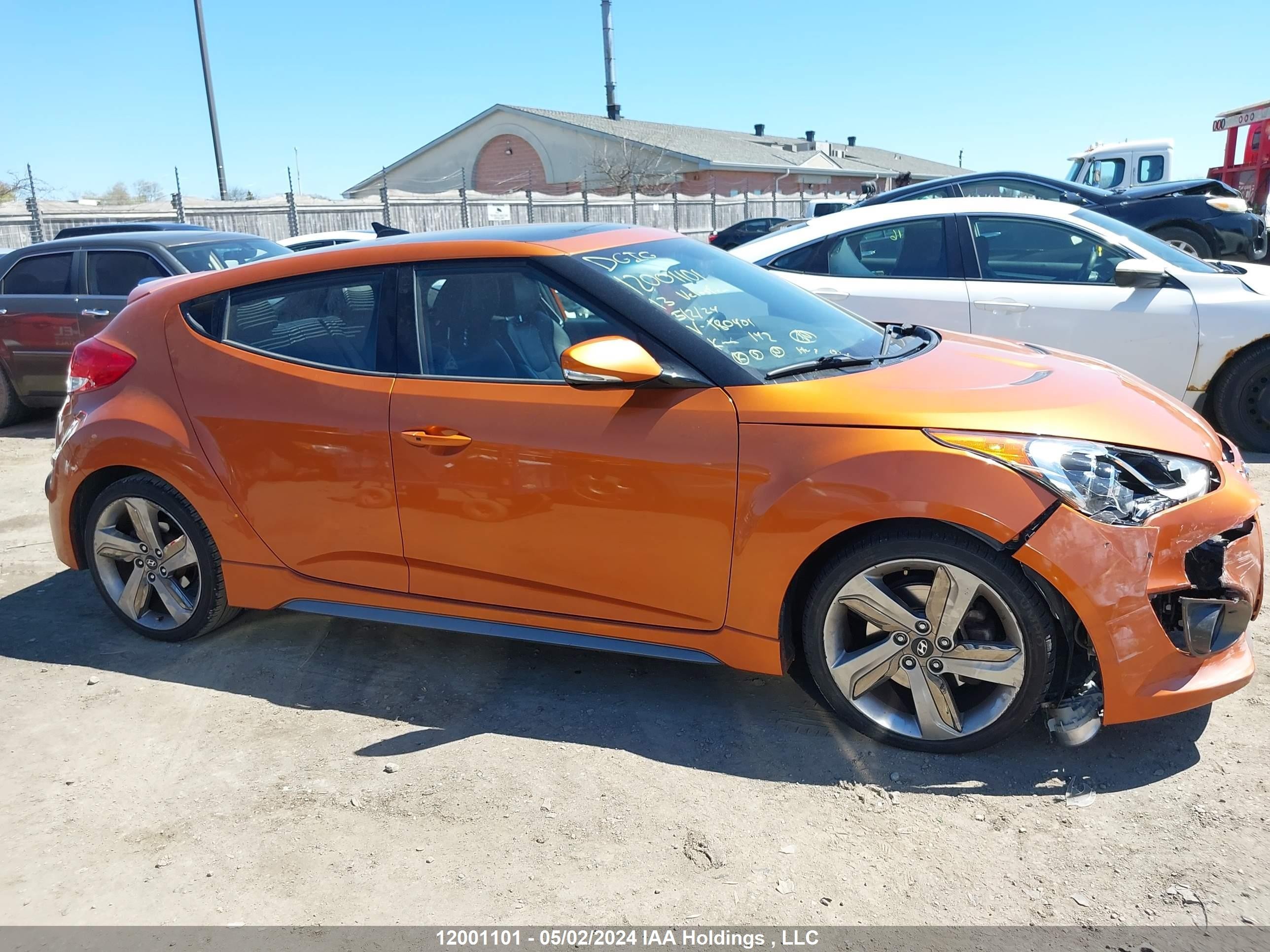 Photo 12 VIN: KMHTC6AE0DU180401 - HYUNDAI VELOSTER 