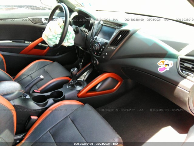 Photo 4 VIN: KMHTC6AE0GU285900 - HYUNDAI VELOSTER 