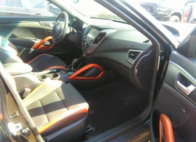 Photo 4 VIN: KMHTC6AE0GU302081 - HYUNDAI VELOSTER 