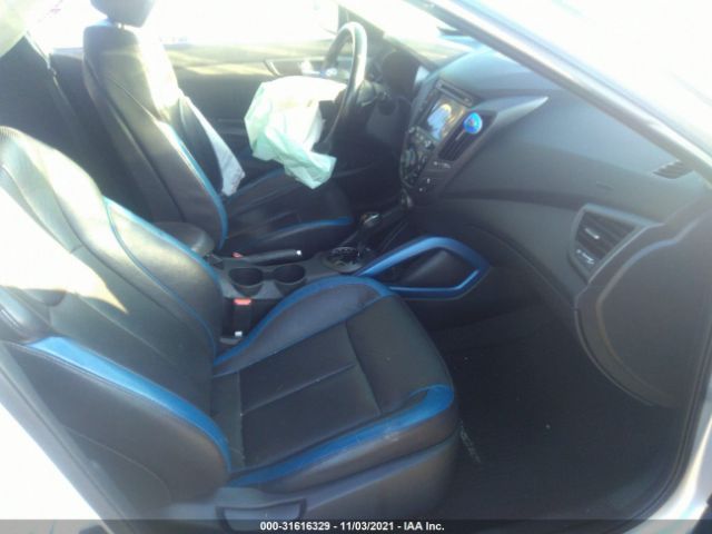 Photo 4 VIN: KMHTC6AE1EU203895 - HYUNDAI VELOSTER 