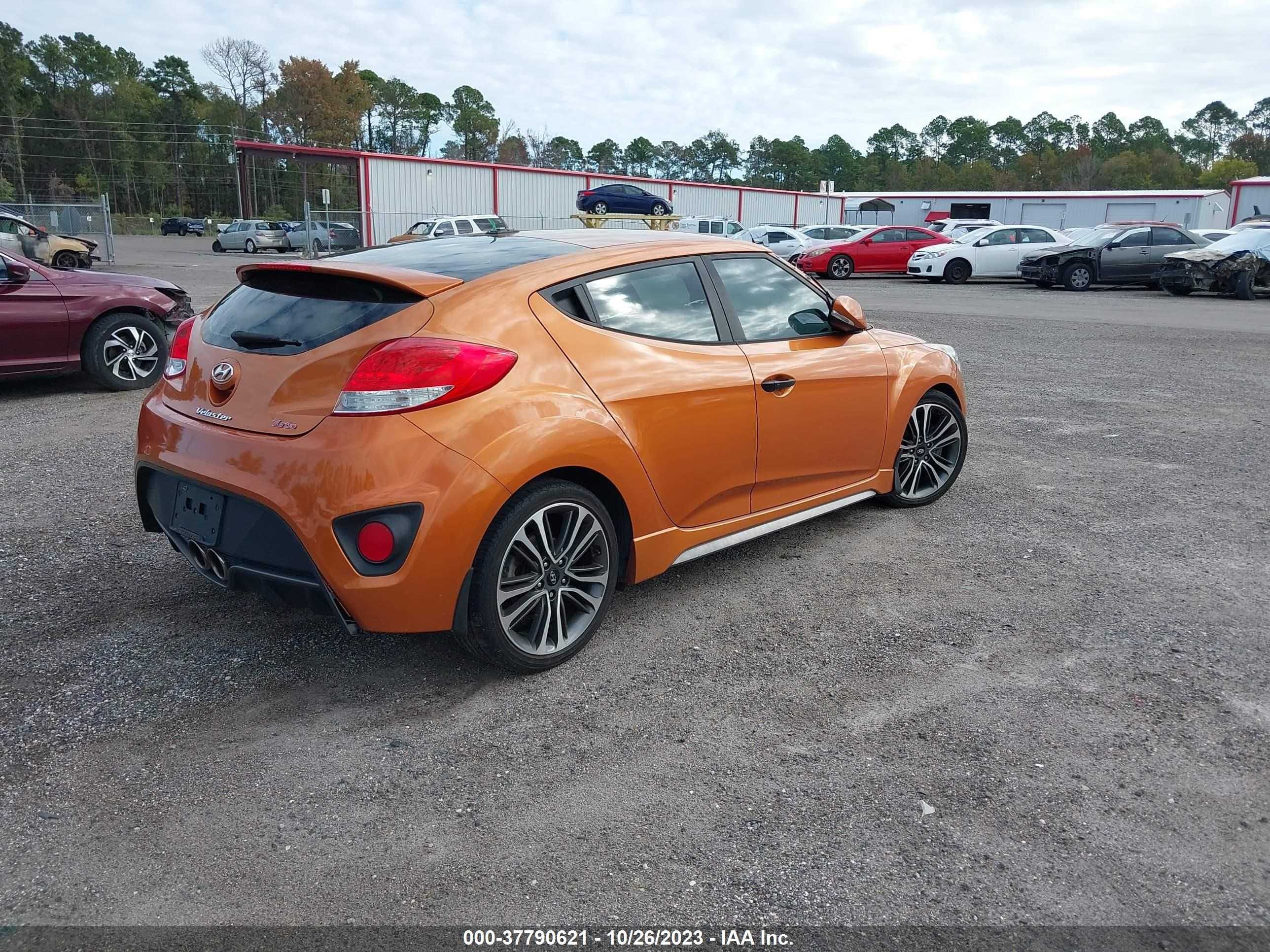 Photo 3 VIN: KMHTC6AE2GU253966 - HYUNDAI VELOSTER 