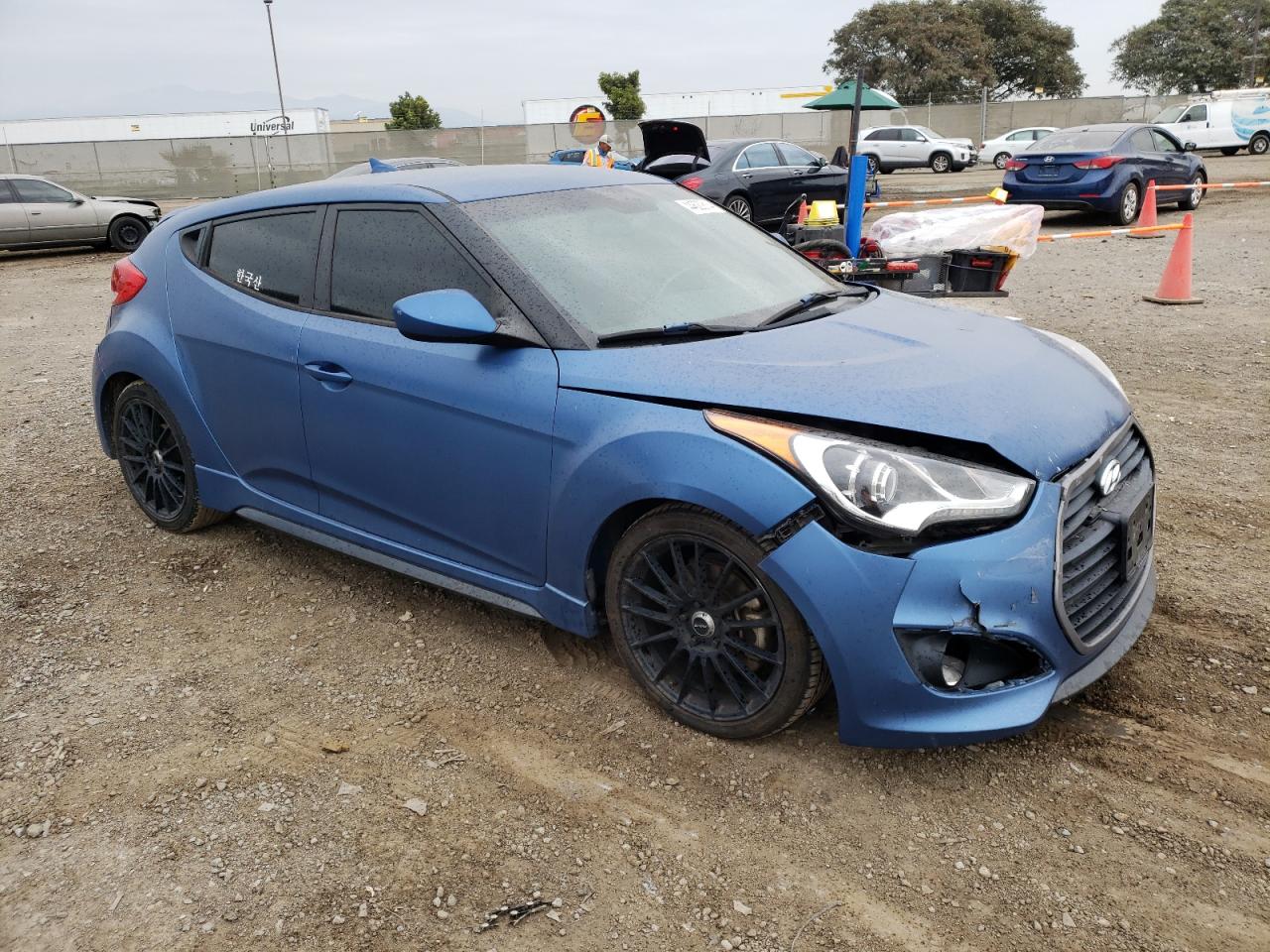 Photo 3 VIN: KMHTC6AE2GU257807 - HYUNDAI VELOSTER 