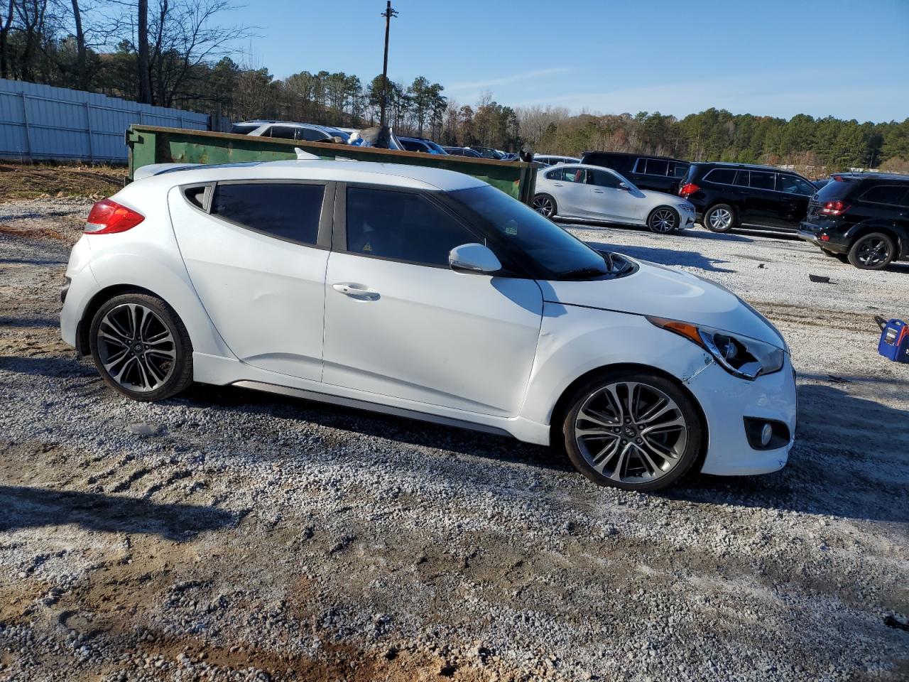 Photo 3 VIN: KMHTC6AE2GU287860 - HYUNDAI VELOSTER 