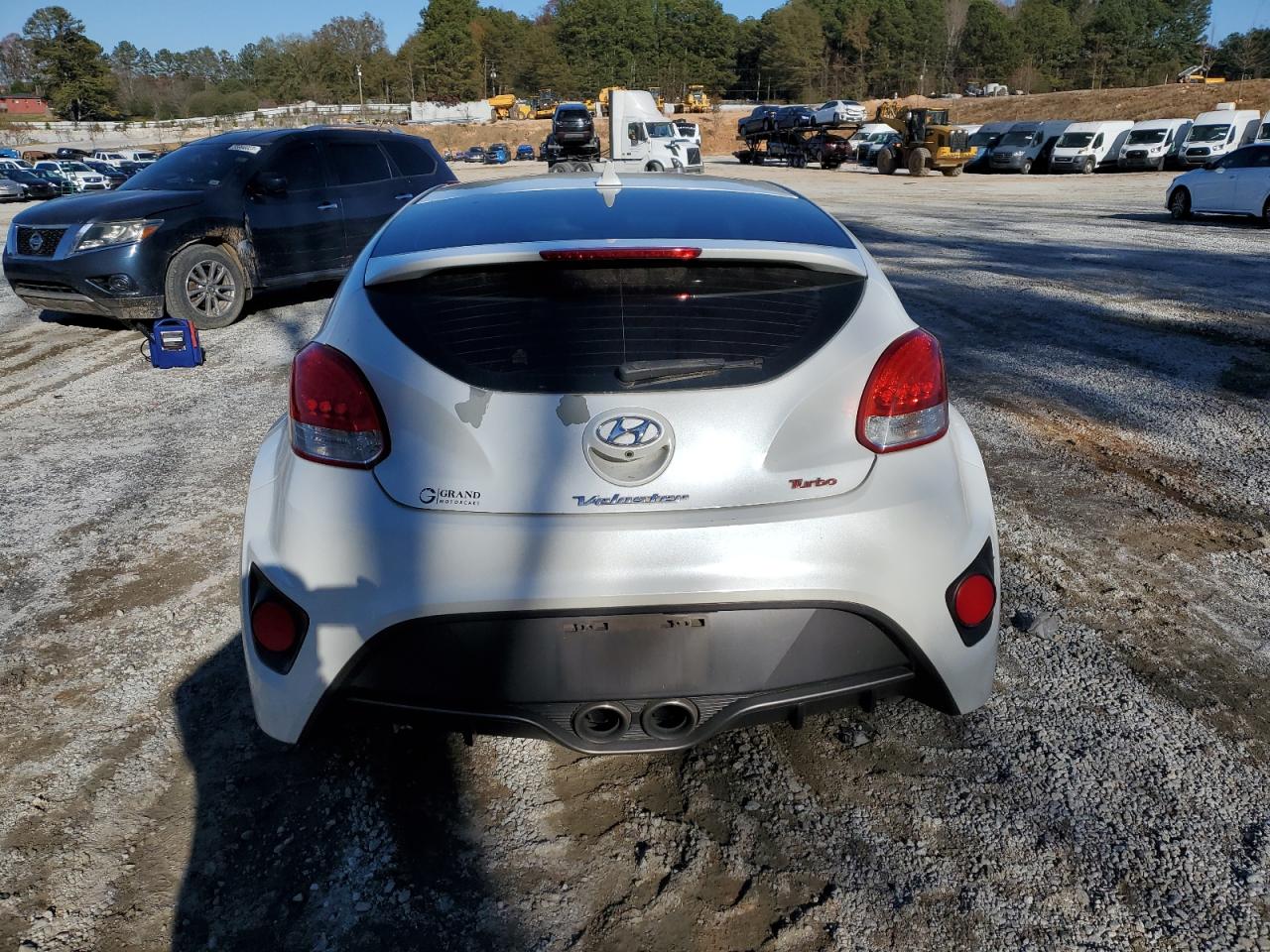 Photo 5 VIN: KMHTC6AE2GU287860 - HYUNDAI VELOSTER 