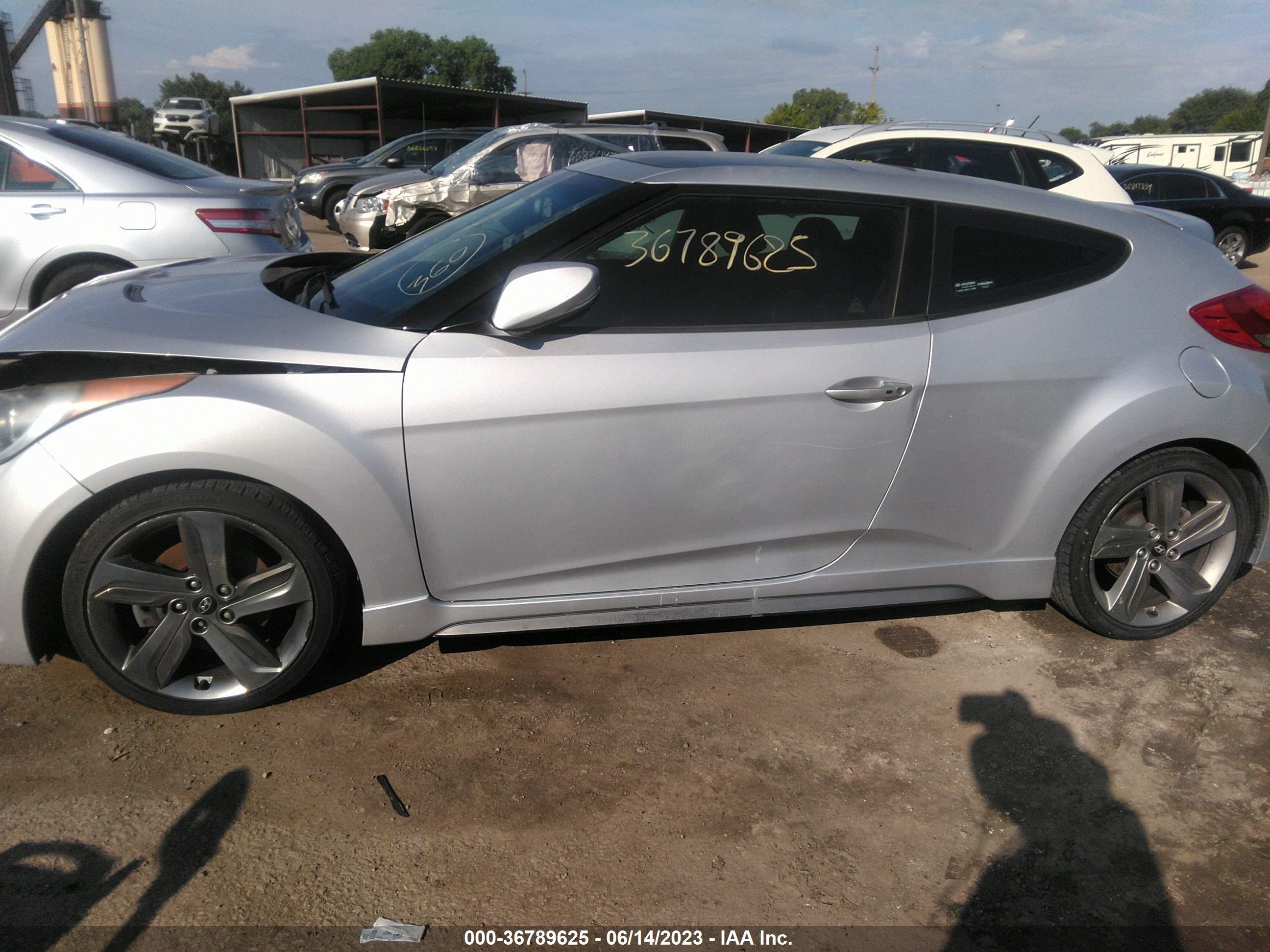 Photo 13 VIN: KMHTC6AE3DU150907 - HYUNDAI VELOSTER 