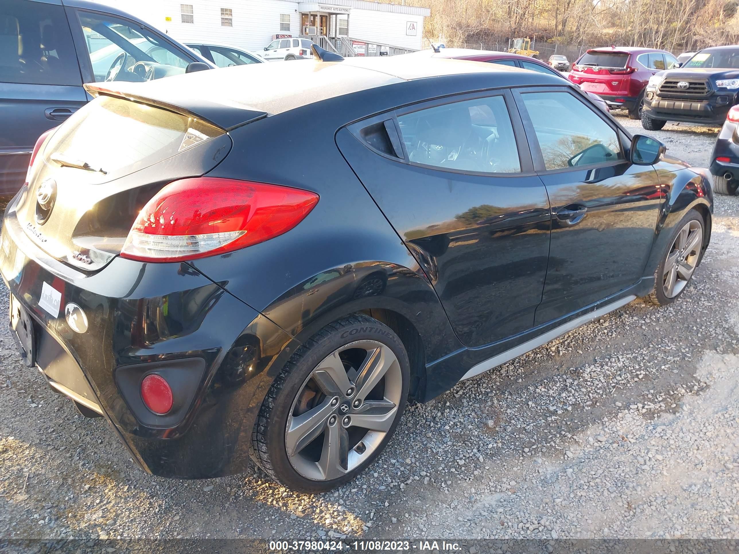 Photo 3 VIN: KMHTC6AE3DU167187 - HYUNDAI VELOSTER 