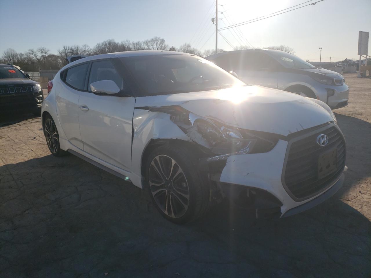 Photo 3 VIN: KMHTC6AE3GU267939 - HYUNDAI VELOSTER 