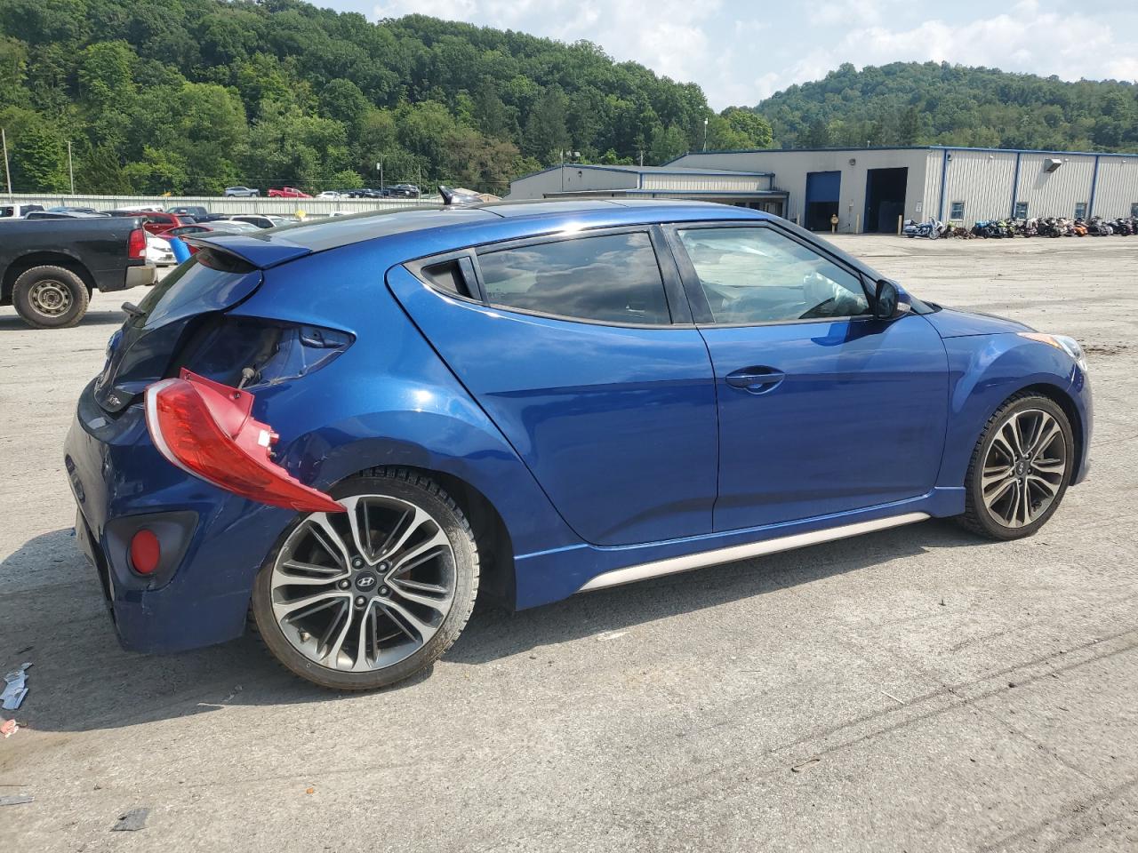 Photo 2 VIN: KMHTC6AE3GU278777 - HYUNDAI VELOSTER 