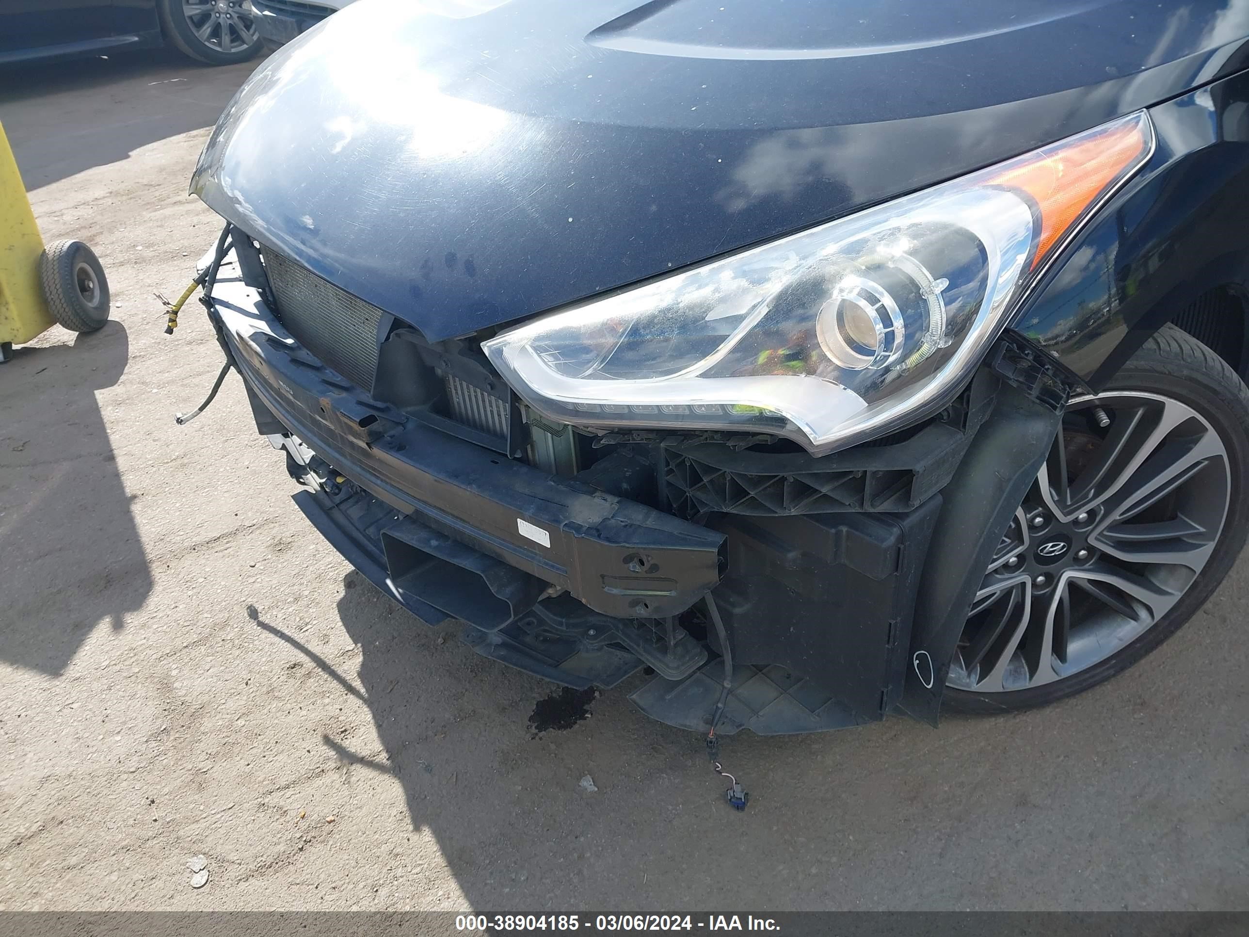 Photo 12 VIN: KMHTC6AE4GU284765 - HYUNDAI VELOSTER 