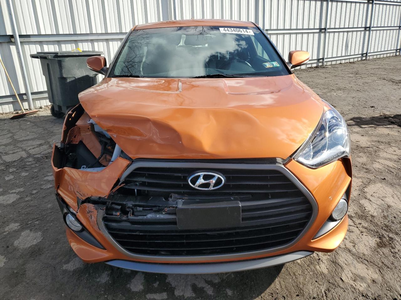 Photo 4 VIN: KMHTC6AE4GU292526 - HYUNDAI VELOSTER 