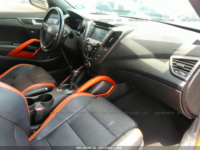 Photo 4 VIN: KMHTC6AE4GU302309 - HYUNDAI VELOSTER 