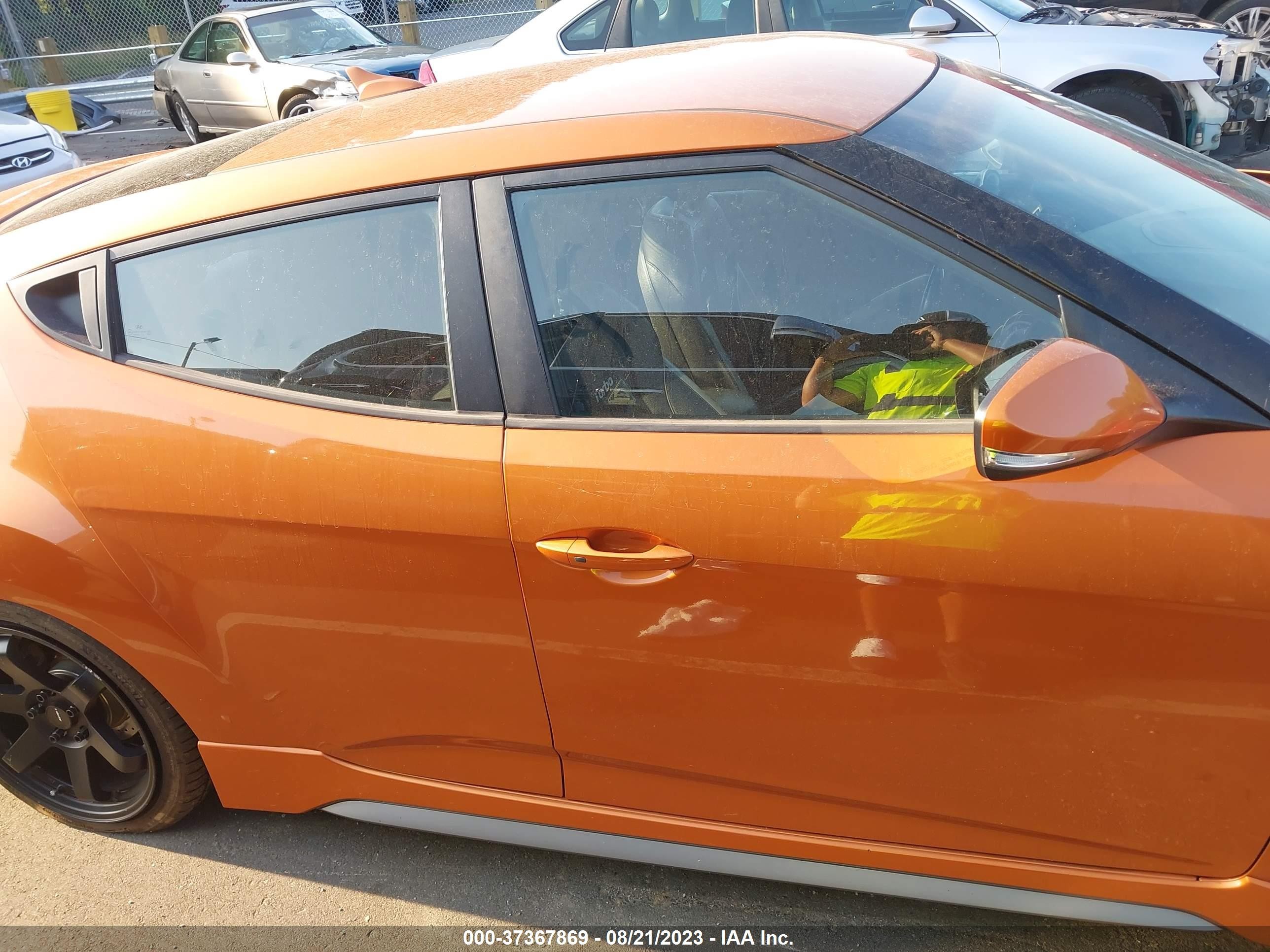 Photo 13 VIN: KMHTC6AE5DU135468 - HYUNDAI VELOSTER 