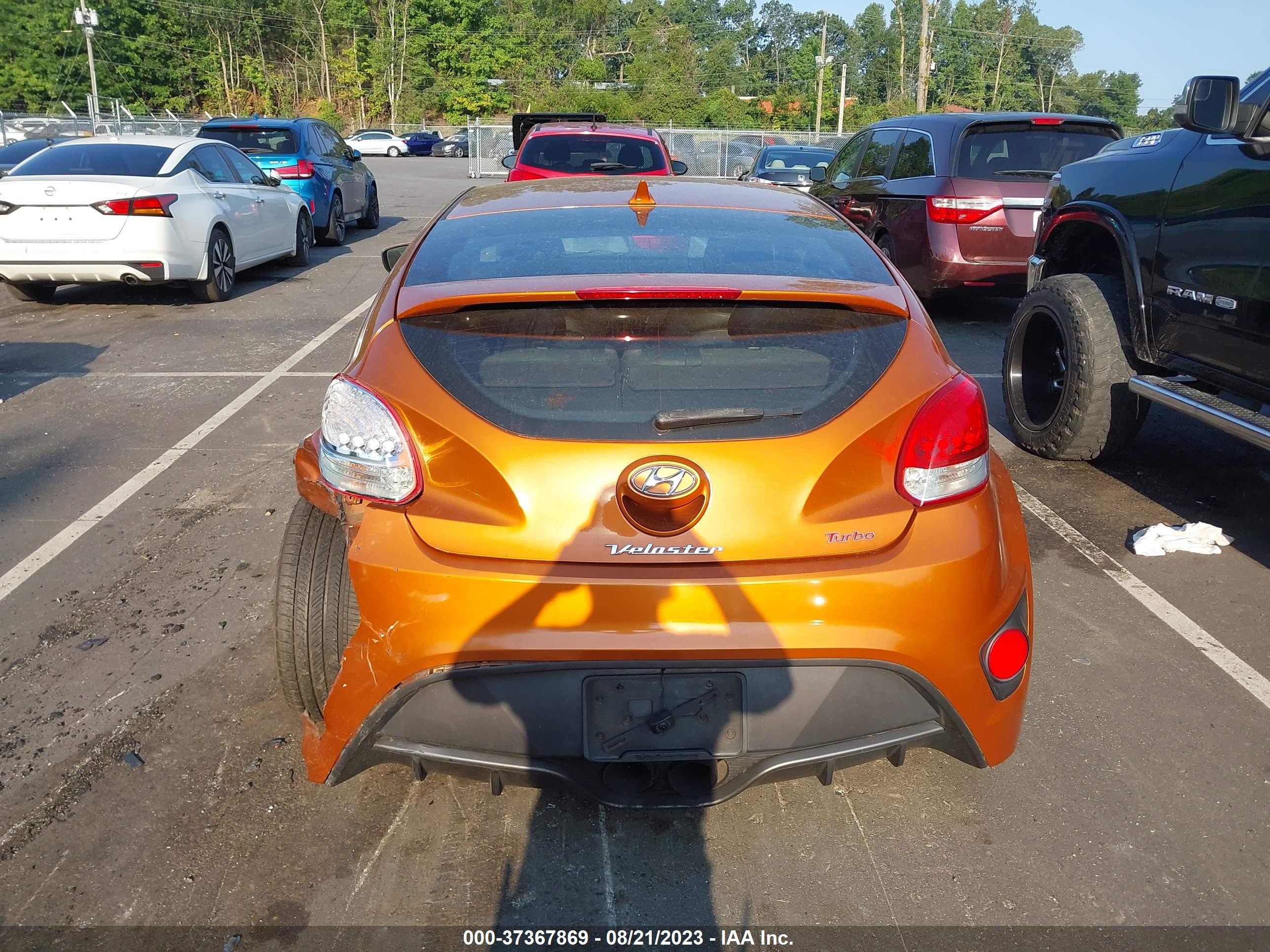 Photo 16 VIN: KMHTC6AE5DU135468 - HYUNDAI VELOSTER 