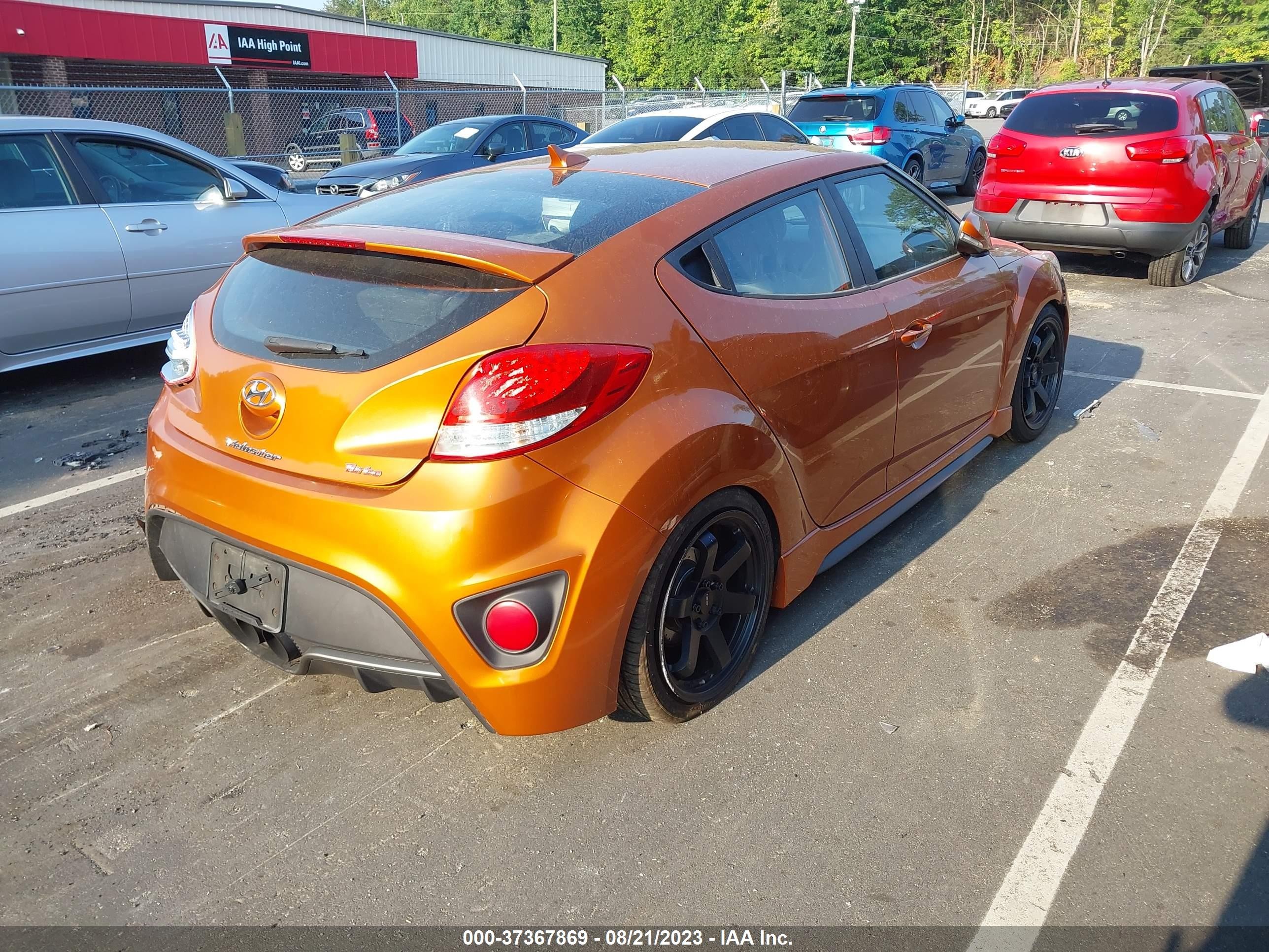 Photo 3 VIN: KMHTC6AE5DU135468 - HYUNDAI VELOSTER 